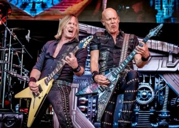 FLYING HIGH FROM THE SUN AND THUNDER FESTIVAL!!  What an incredible battalion of Metalheads, what a show!!  Thankyou every one who screamed their lungs out and made this so epic!  Next stop.. Wolfsburg Germany tonigh