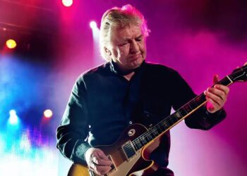 In Episode 3 of Behind The Tour, the guys work on some harmonies, we hit the Rock Brigade Rally, Joe plays a tribute to Mick Ralphs, Phil shows off his new Tele and more!…